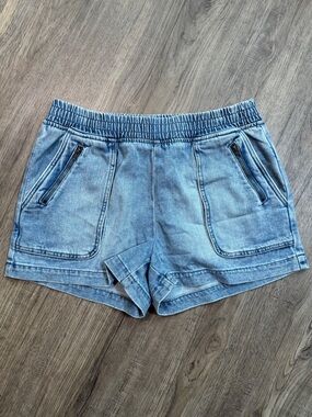 aerie Light Blue Denim Elastic-Waist Jean Shorts - Size Medium - New with Tags!